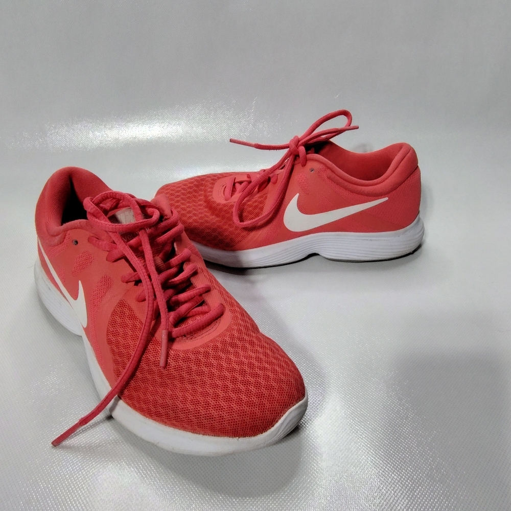 Nike Womens Revolution 4 908999-800 Coral Running Shoes Sneakers Size 5